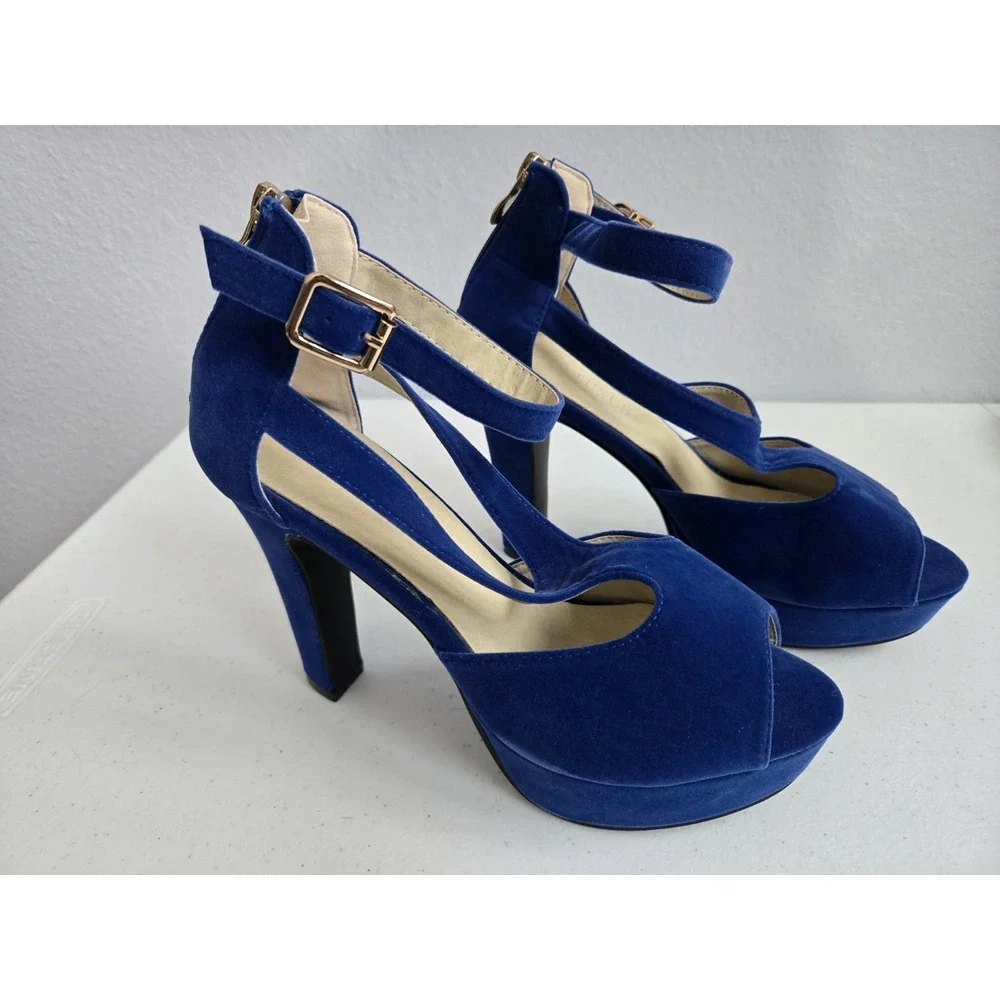 Gatuxus Women's Size 8.5 Royal Blue Velvet Platform‎ Heels with Ankle Strap